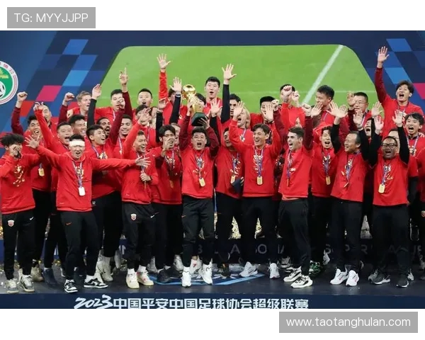 上海海港全面提升球队实力奋战新赛季打造冠军之师再创辉煌 上海海港全面提升球队实力奋战新赛季打造冠军之师再创辉煌