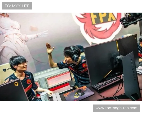 IG战术表现全解析精英赛中展现的团队协作与策略运用 IG战术表现全解析精英赛中展现的团队协作与策略运用