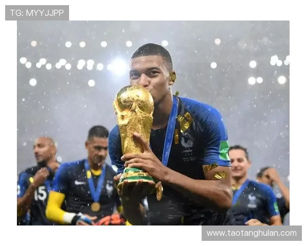 姆巴佩：从天才少年到足球巨星的成长之路与未来展望